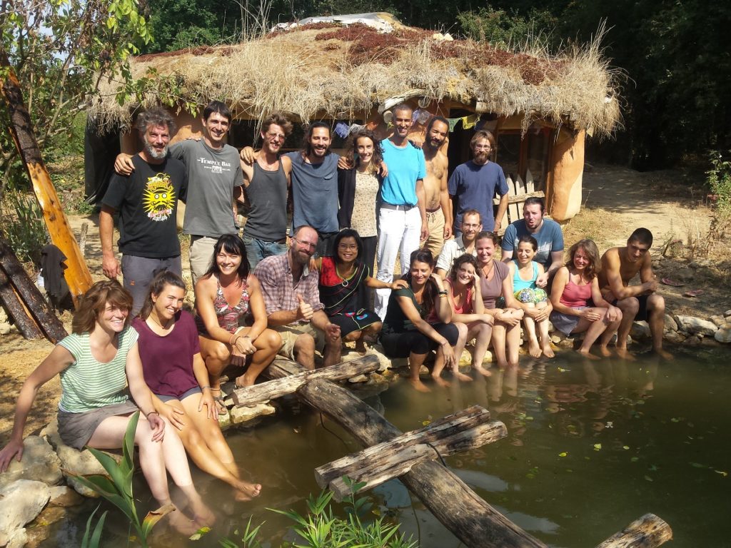 Plantation à l'Arche de Néo — pépinière permaculturelle